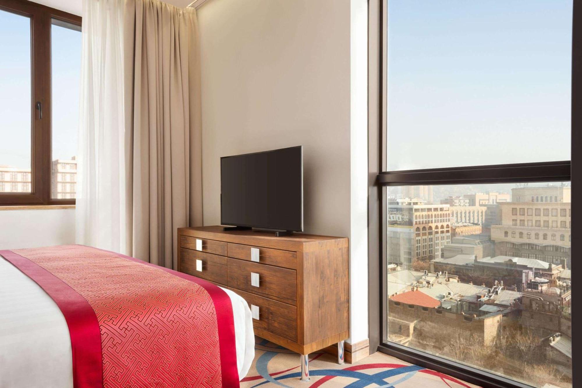 Ramada Hotel & Suites By Wyndham Yerevan Exterior photo
