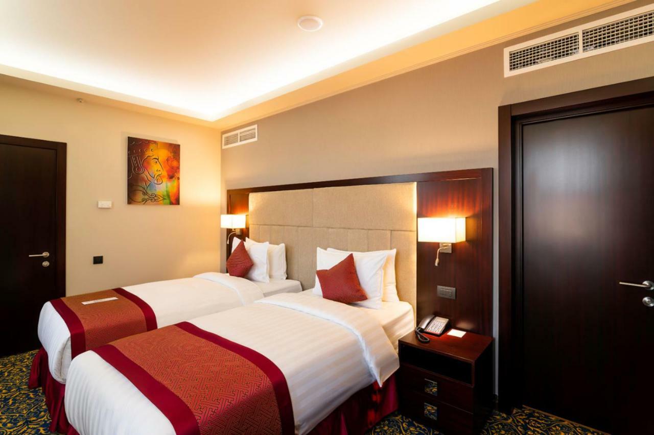 Ramada Hotel & Suites By Wyndham Yerevan Exterior photo