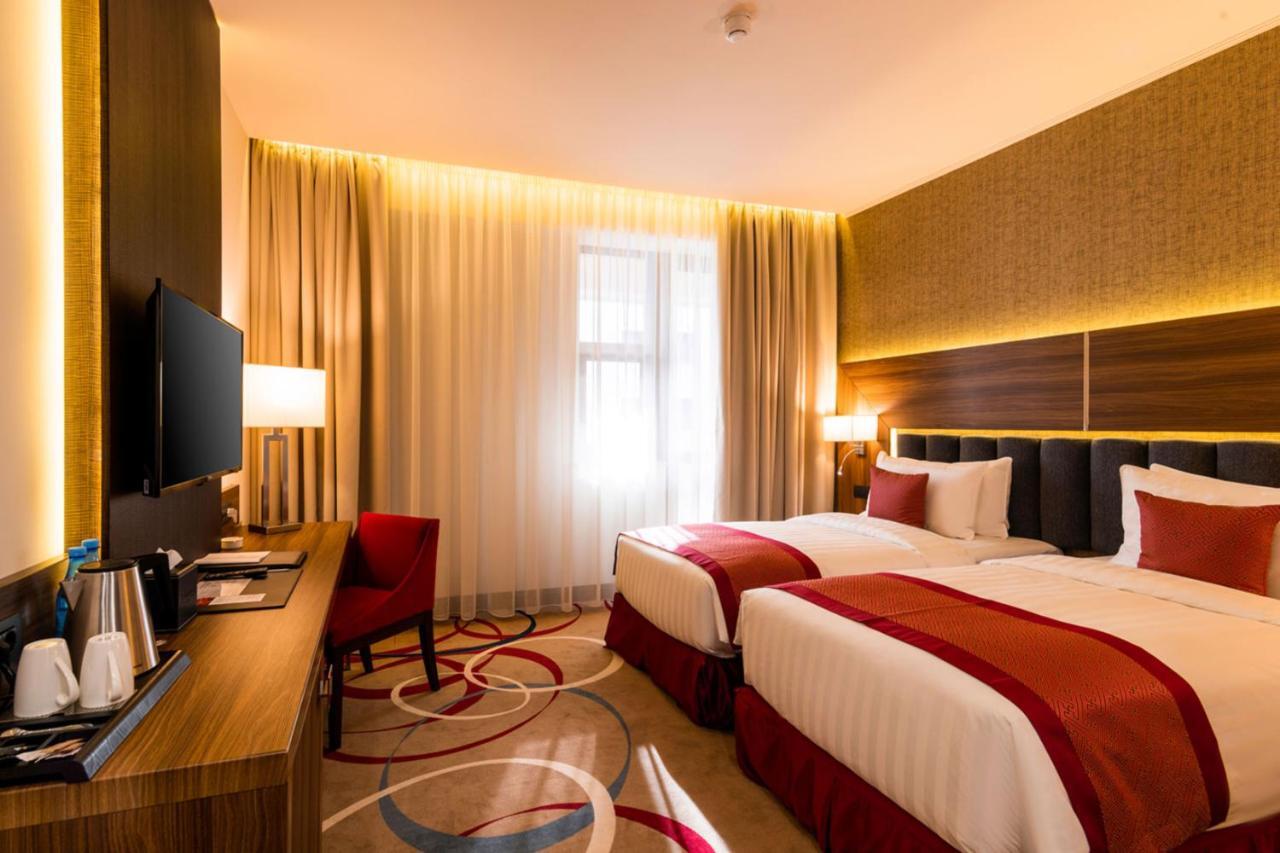 Ramada Hotel & Suites By Wyndham Yerevan Exterior photo